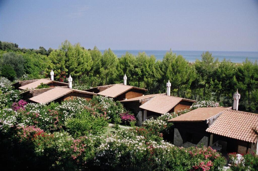 Tenuta Molino Di Mare- Ecoresort Con Villini Роді-Гарганіко Номер фото